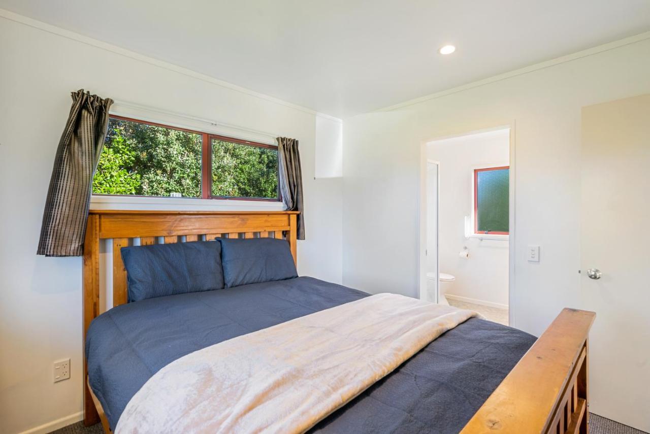 Cottage On Rutherford - Waikanae Holiday Home エクステリア 写真